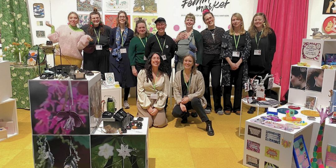 Foto på alla som deltog i Local Femmes Markets samlingsmonter.